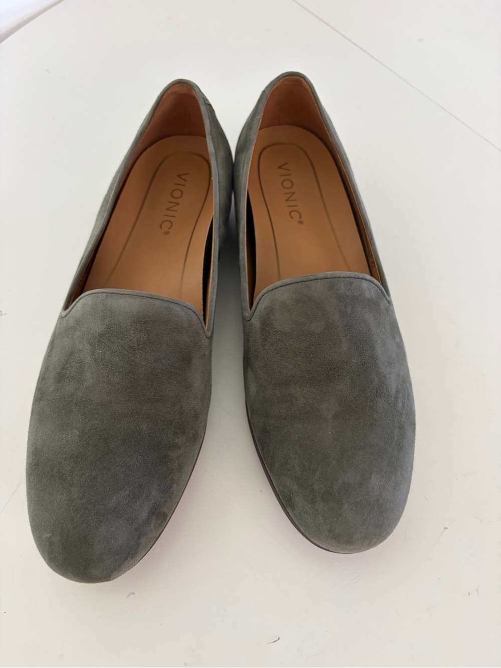 Vionic Willa Gray Suede Slip-On Loafers Flats Women's Size 7